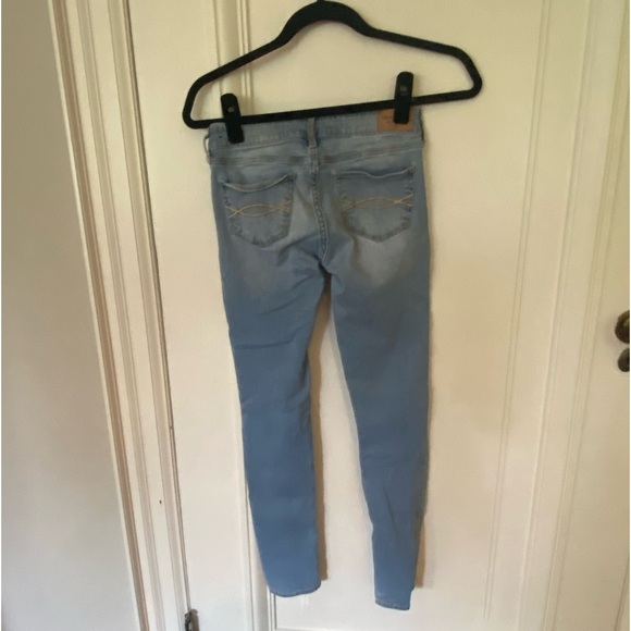 Abercrombie & Fitch Light Wash Skinny Jeans - Picture 6 of 7